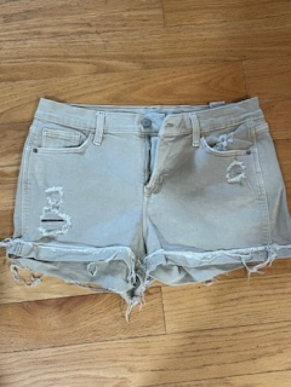Old Navy Boyfriend mid-rise destructed short 8
